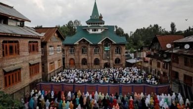Photo of कश्मीर में आज  ईद,देश के बाकी हिस्सों में सोमवार को