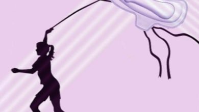 Photo of लॉकडाउन से सेनेटरी पैड्स न मिलने के कारण, महिलाएं कर रही कपडे का इस्तेमाल