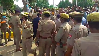 Photo of ब्रेकिंग बलिया ——–  बलिया जिला प्रशासन की दिखी तानाशाही।