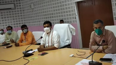 Photo of सिटी मजिस्ट्रेट की मौजूदगी में नगरपालिका कर्मचारियों के द्वारा दिनदहाड़े हुई लूट