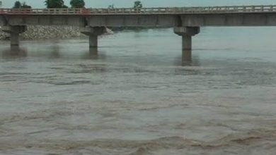 Photo of बलिया में गंगा नदी में गिरा पुलिया