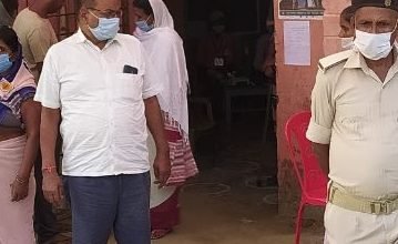Photo of मजबूत इच्छाशक्ति और बुलंद हौसले से कोविड-19 को मात देकर फिर से काम पर लौटे डॉ जवाहर साहू