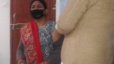 Photo of आंगनबाड़ी सेविका रेखा कुमारी ने कोरोना वैक्सीन को बताया पूरी तरह से सुरक्षित