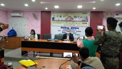 Photo of 81 प्रतिशत लक्ष्य प्राप्ति के साथ कोविड वैक्सीनेशन का लक्ष्य पूरा करने में खगड़िया जिला टॉप फाइव में शामिल : जिलाधिकारी