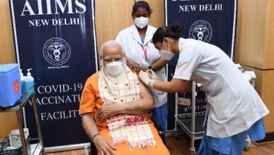 Photo of पीएम नरेंद्र मोदी ने एम्स में कोरोना वायरस के टीके की दूसरी खुराक ली