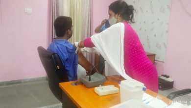 Photo of जागरूकता बढ़ी तो लोग आने लगे कोरोना का टीका लेने के लिए