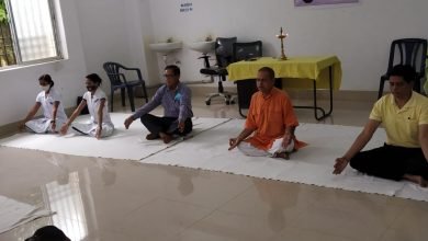 Photo of अध्यात्मिक उन्नति और शारीरिक और मानसिक स्वास्थ्य के लिए योग को दैनिक दिनचर्या में करें शामिल
