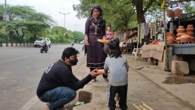 Photo of टीम वीकेयर ने लॉकडाउन में जरूरतमंदों के बीच राहत कार्य बांटें