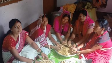 Photo of बाढ़ राहत शिविर में शरण लिए बच्चों के लिए उपलब्ध कराया दूध और पोषण लड्डू
