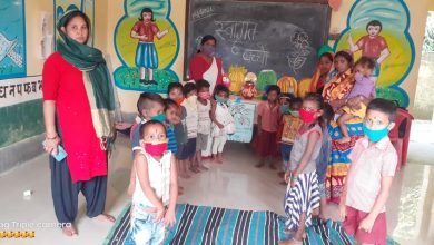 Photo of आंगनबाड़ी केंद्रों पर बच्चों की आरती उतारकर किया गया स्वागत