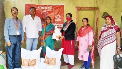 Photo of कोरोना से मृत हुए दिवंगत के आश्रितों के बीच राहत सामग्री का किया गया वितरण