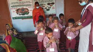 Photo of जिले में ऑंगनबाड़ी केंद्र संख्या 70 पर बच्चों को सूप पिलाने की नई पहल शुरू