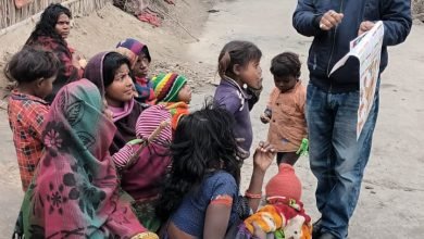 Photo of कालाजार उन्मूलन की नई पहल : प्रभावित गाँव में घर-घर बाँटा गया नववर्ष का कैलेंडर