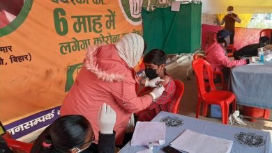 Photo of गांधी चौक पर किशोरों-किशोरियों का टीकाकरण शुरू