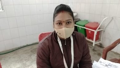 Photo of चुनौतियों के बीच टीकाकरण महाअभियान में  लगातार अपनी सेवा दे रही एएनएम मधु कुमारी