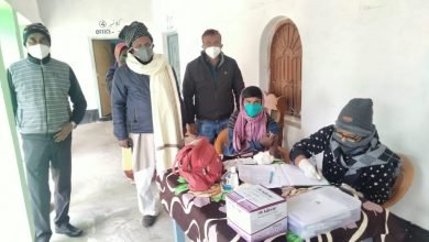 Photo of मुखिया ने मदरसा में टीकाकरण कैंप लगाया, 17 युवक-युवतियों ने लिया टीका