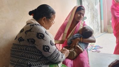 Photo of मानसी प्रखंड के आंगनबाड़ी केंद्रों पर  नियमित और कोविड टीकाकरण का आयोजन 