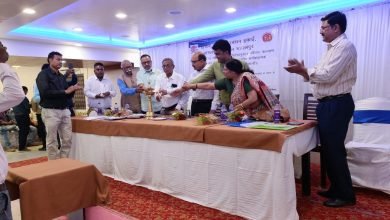 Photo of पुरस्कार पाने के बाद आत्मसंतुष्ट नहीं हों, कड़ी मेहनत जारी रखें