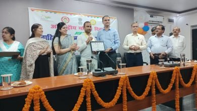 Photo of बेहतर कार्य करने के लिए आईसीडीएस के जिला समन्वयक को किया गया सम्मानित 