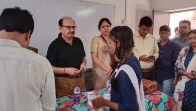 Photo of सिविल सर्जन ने बच्चे को अल्बेंडाजोल की दवा खिलाकर की अभियान की शुरुआत