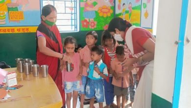 Photo of एक से 19 साल तक के बच्चों को खिलाई गई अल्बेंडाजोल की गोली