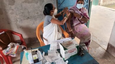 Photo of कोविड के खतरे से बचाव के लिए वैक्सीन की पूरी डोज बेहद जरूरी, समयावधि पूरी होने पर जरूर कराएं टीकाकरण 