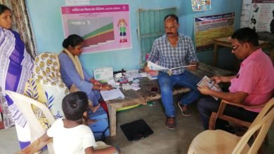 Photo of नियमित टीकाकरण • आंगनबाड़ी केंद्रों पर गर्भवती महिलाओं  और बच्चों को लगाया गया टीका 