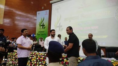 Photo of आयुष्मान योजना में बेहतर करने पर सम्मानित हुए डॉ. विकास पांडेय