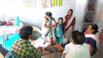 Photo of कोविड टीकाकरण महाअभियान • जिले में विशेष शिविर का आयोजन कर योग्य लाभार्थियों को लगाया गया टीका