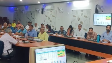 Photo of स्वास्थ्य विभाग की विभिन्न योजनाओं एवं गतिविधियों की समीक्षात्मक बैठक आयोजित