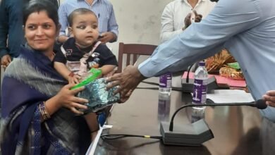 Photo of हेल्दी बेबी शो प्रतियोगिता • सभी अभिभावकों को बच्चे के स्वास्थ्य के प्रति सजग रहना चाहिए-जिलाधिकारी
