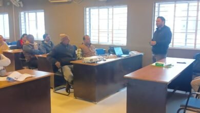 Photo of नाइट ब्लड सर्वे के बेहतर क्रियान्वयन को ले लैब टेक्नीशियन को दिया गया प्रशिक्षण 