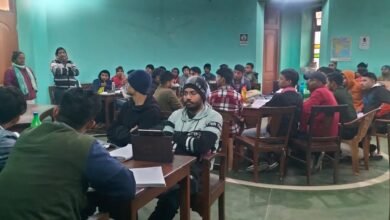 Photo of पेशेंट सपोर्ट प्लेटफार्म से जुड़े फाइलेरिया रोगियों ने छात्र – छात्राओं को फाइलेरिया रोधी दवा सेवन करने के लिए किया जागरूक 