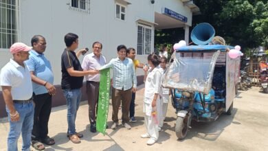 Photo of जागरुकता रथ को हरी झंडी दिखाकर सिविल सर्जन, डीपीएम सहित अन्य अधिकारियों ने किया स्टॉप डायरिया कैंपेन का शुभारंभ